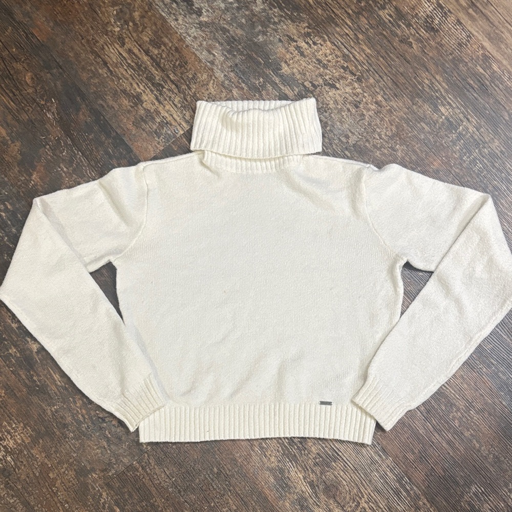 Hollister Cream Cowl Neck Sweater Small